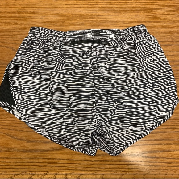 Nike Running Shorts - Picture 3 of 5